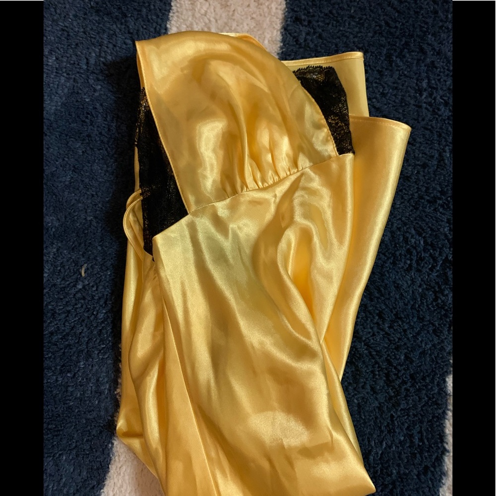 Frederick’s of Hollywood Intimate yellow lace retro glam Lingerie Slip address - Picture 4 of 5